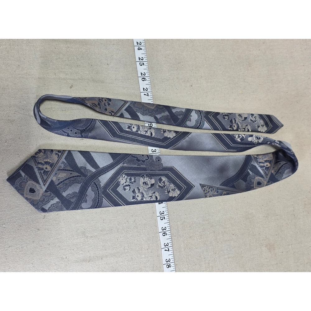 Wembley Mens Necktie Grey Blue Floral Geometric Pattern Made in USA Vintage